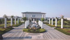 匠心独运：二十四孝浮雕柱的艺术呈现与文化传承