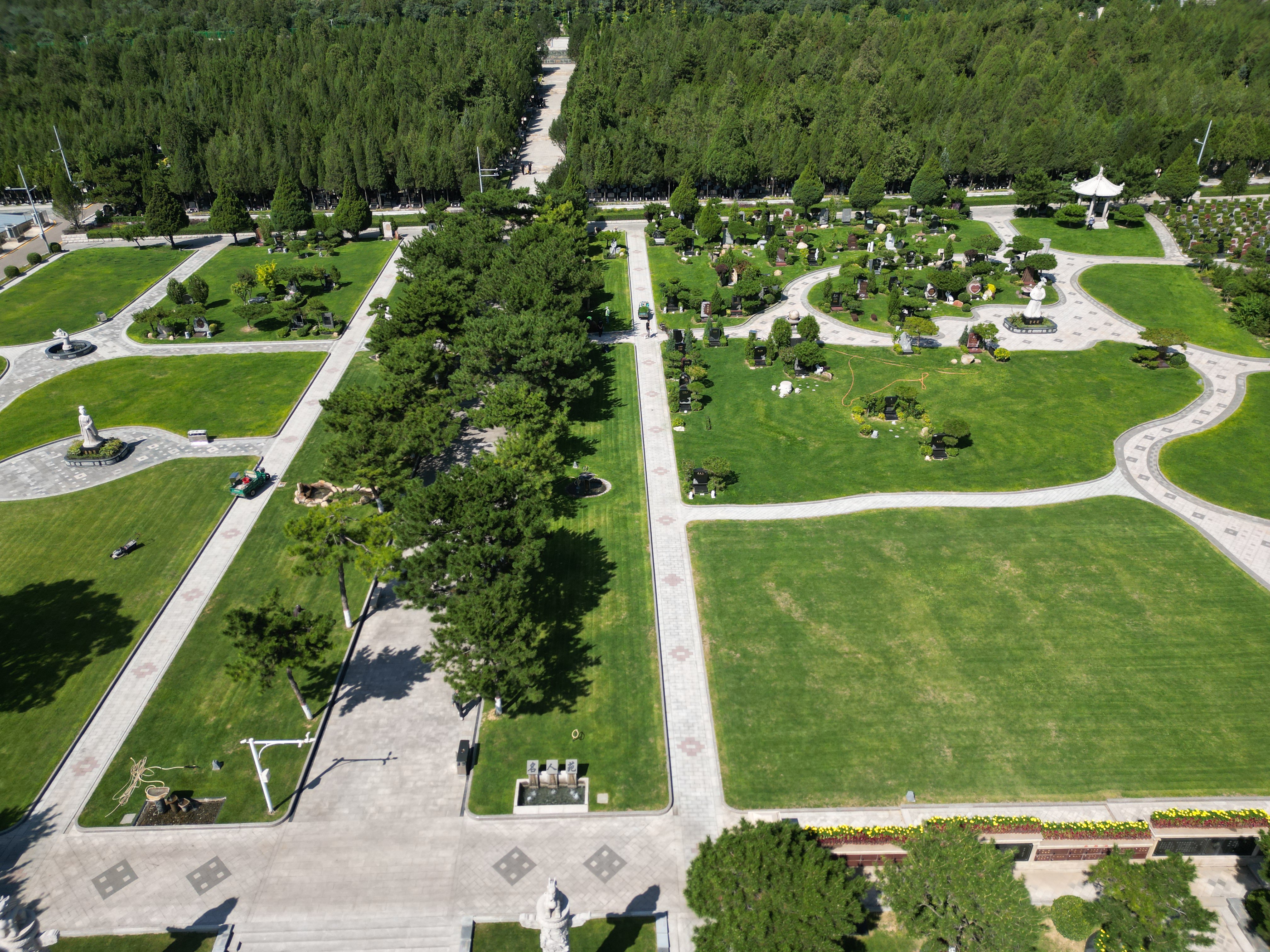 亿万先生集团引领墓园投资新风尚：六大合作模式开创行业新篇章