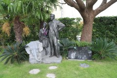 凝固的永恒：张骏祥纪念像中的艺术与记忆